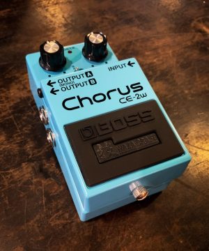 Boss CE-2W - Kauffmann's Guitar Store