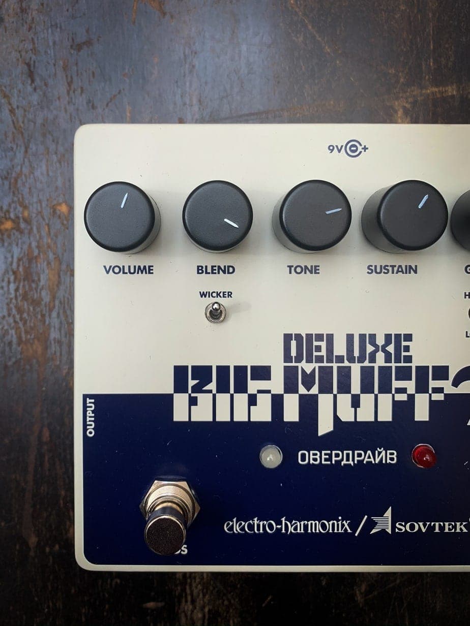 Electro-Harmonix Sovtek Deluxe Big Muff Pi - Kauffmann's Guitar Store