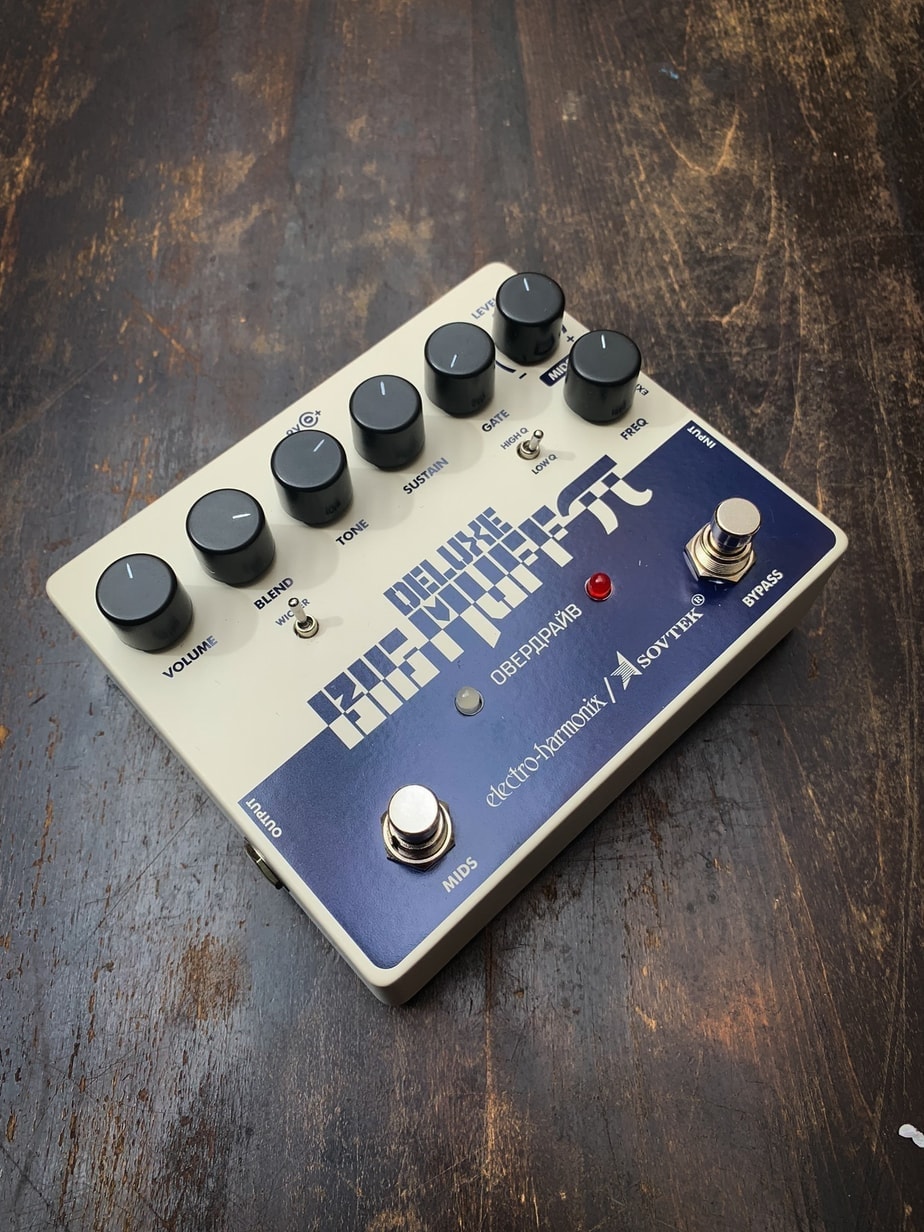 Electro-Harmonix Sovtek Deluxe Big Muff Pi - Kauffmann's Guitar Store