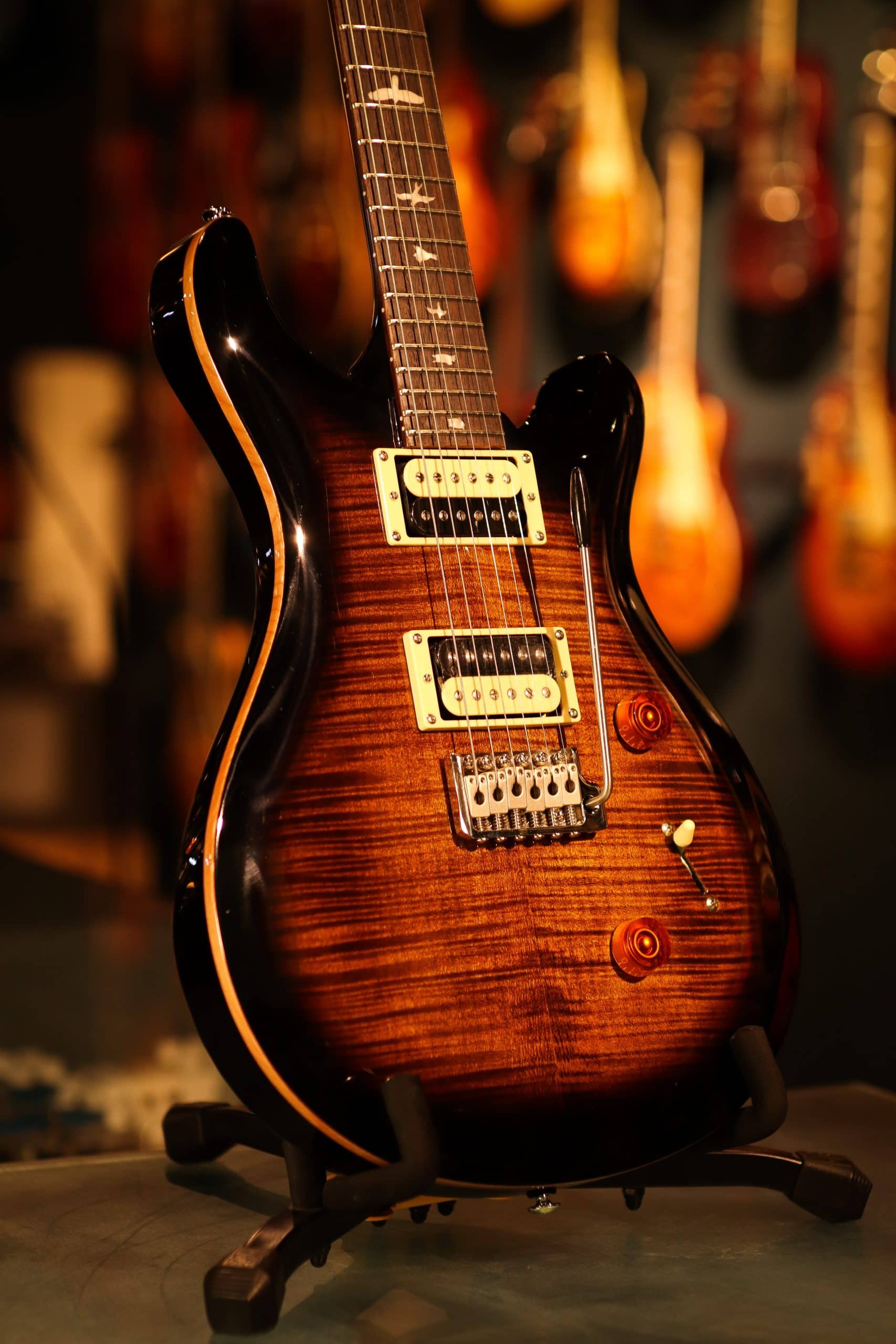 PRS SE Custom 24 Faded Black Gold Burst - Kauffmann's Guitar Store