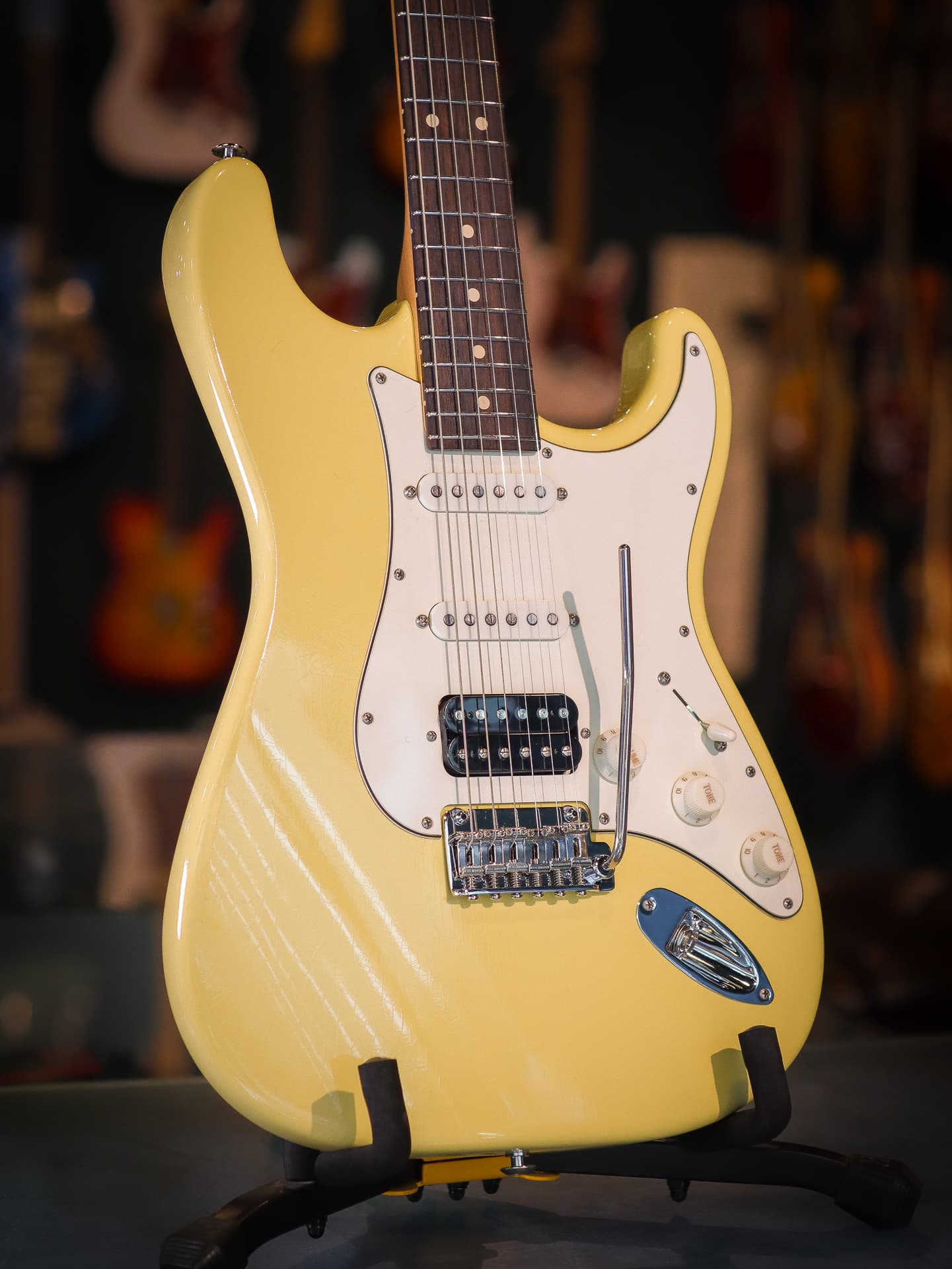 Suhr Classic S Vintage Yellow - Kauffmann's Guitar Store