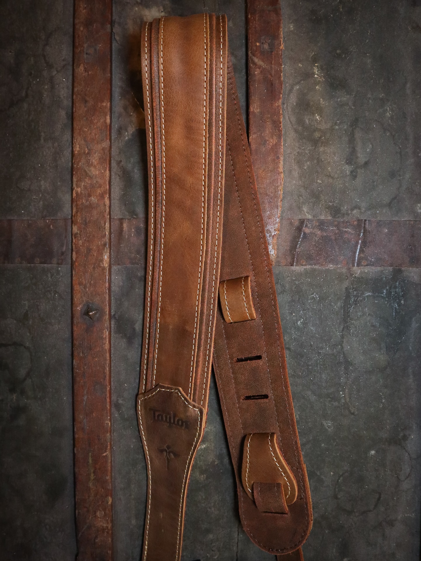 Taylor Wings Guitar Strap, Dark Brown Leather