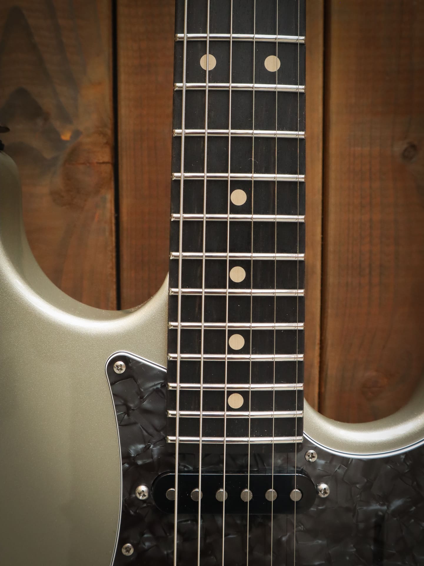 定期入れの Suhr Inca Guitars HSS Signature Series - Pete Thorn