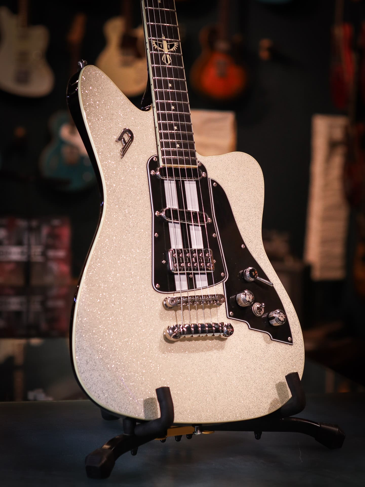 Duesenberg Alliance Dave Baksh Paloma White Sparkle Used - Kauffmann's  Guitar Store